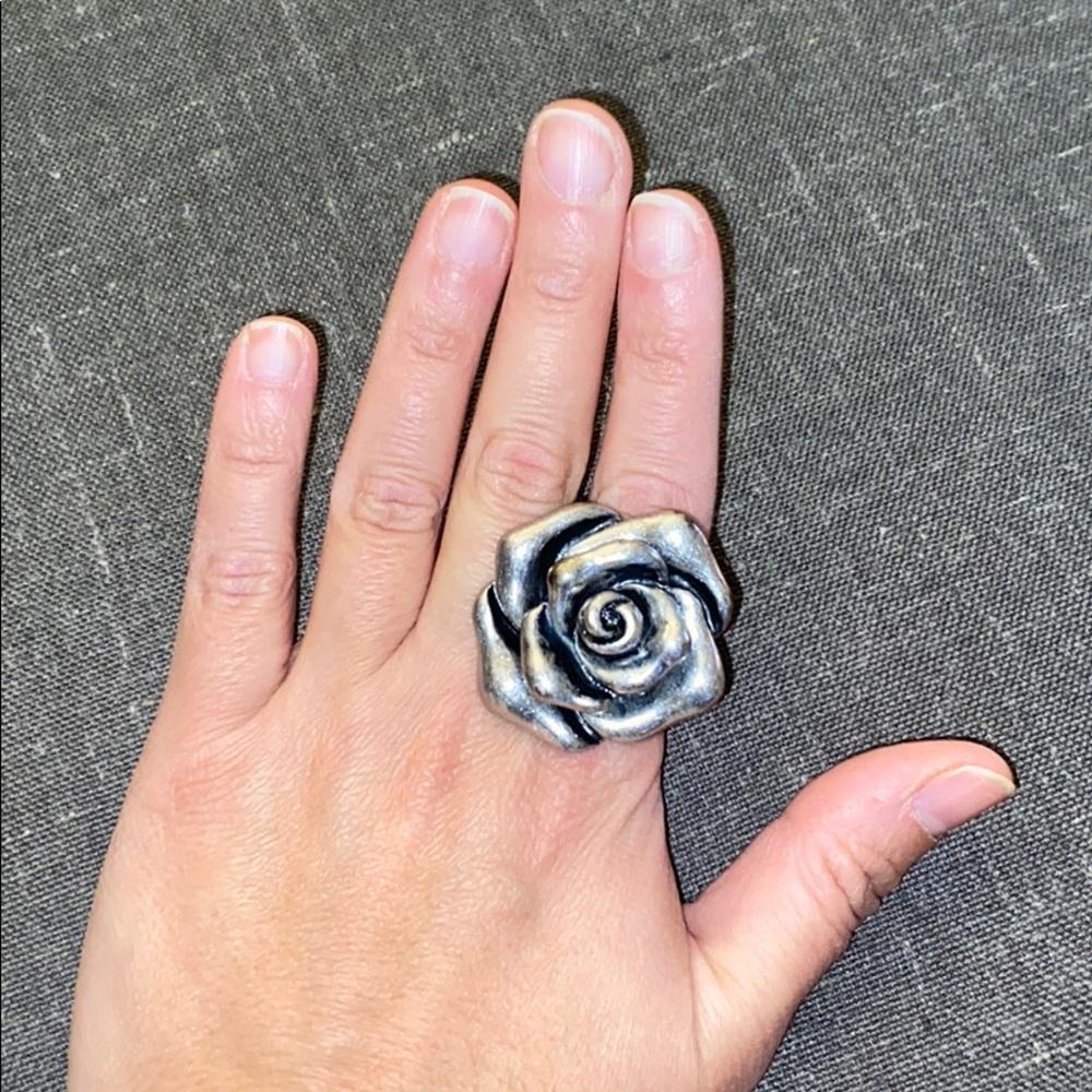 3** Rings - Picture 2 of 8